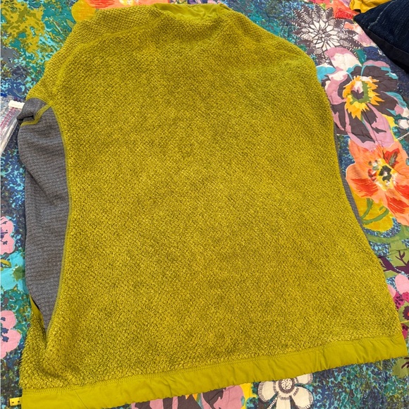 Patagonia “R” Fleece Jacket - Picture 8 of 11